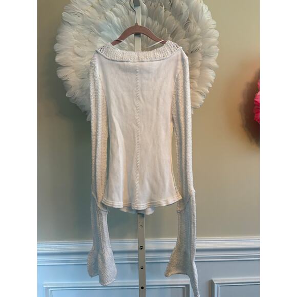 FREE PEOPLE IVORY CUFFING SEASON LONG SLEEVE TOP SIZE S NWT - Picture 2 of 3